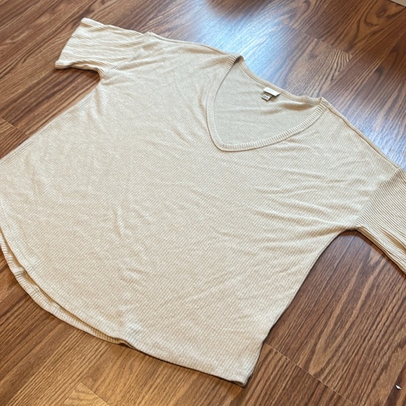 Slouchy V Neck Ribbed Top XL Rayon/Spandex Cream Tan EUC - Picture 2 of 5